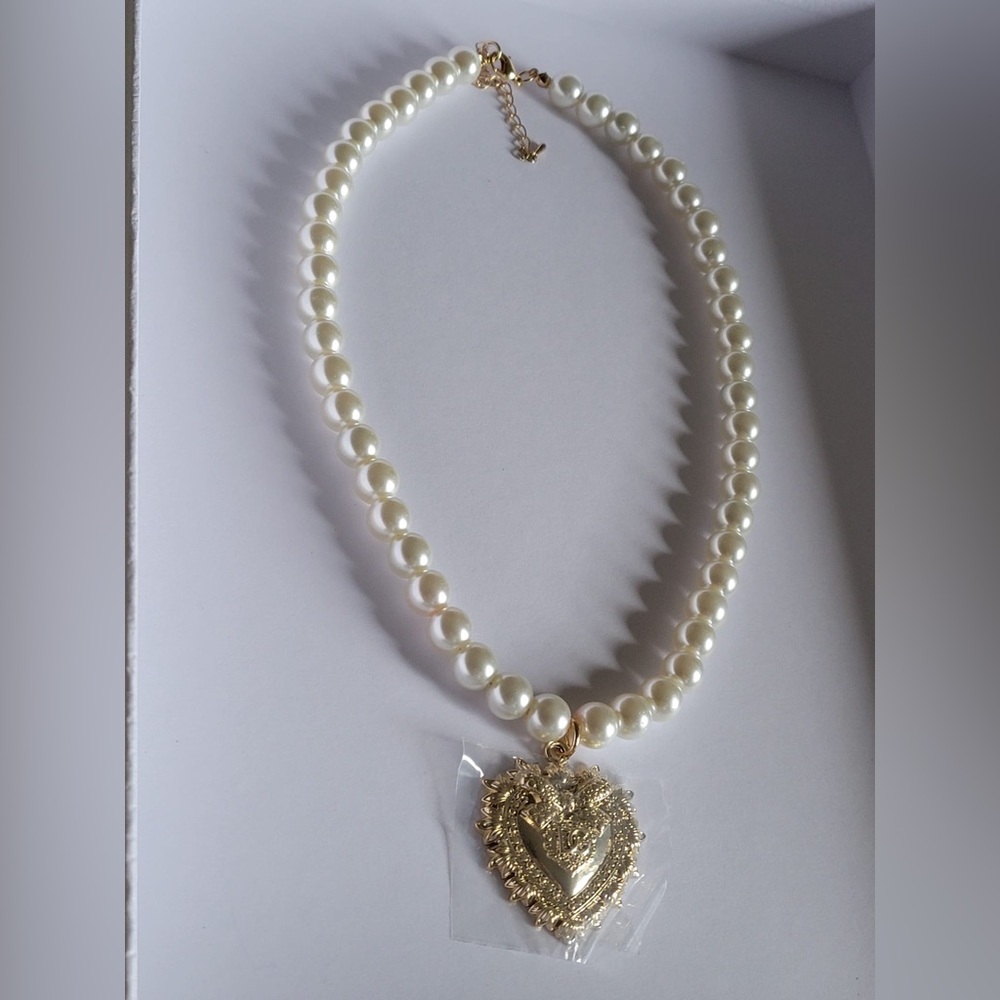 Dolce & Gabbana Gold Heart Charm - Picture 5 of 6